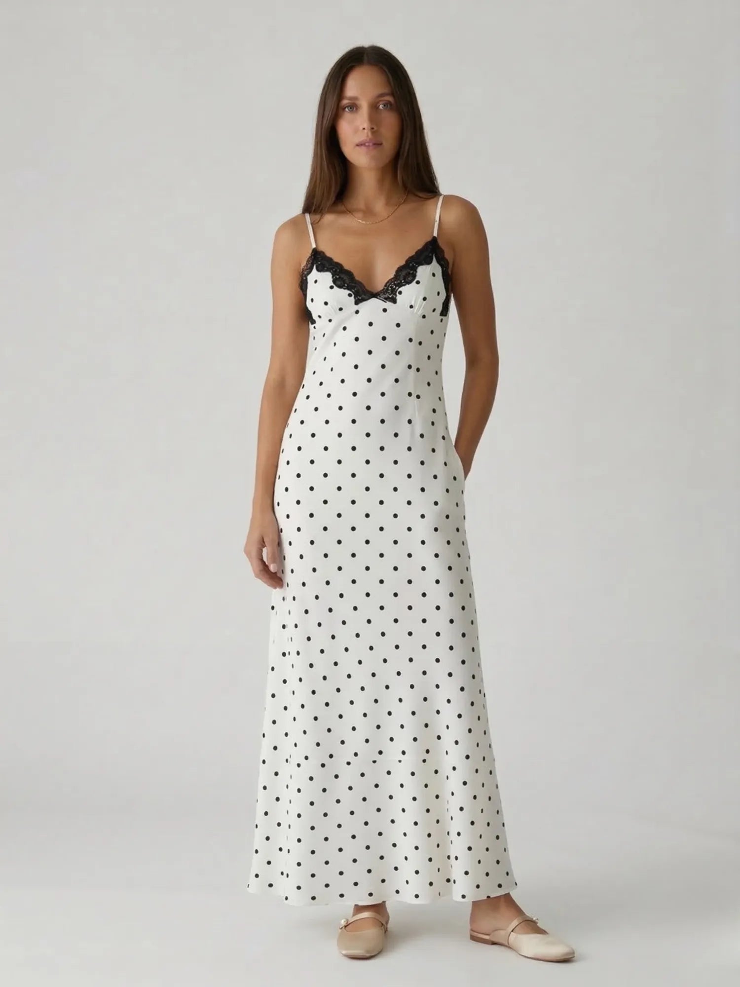 Robe longue à bretelles – coupe minimaliste